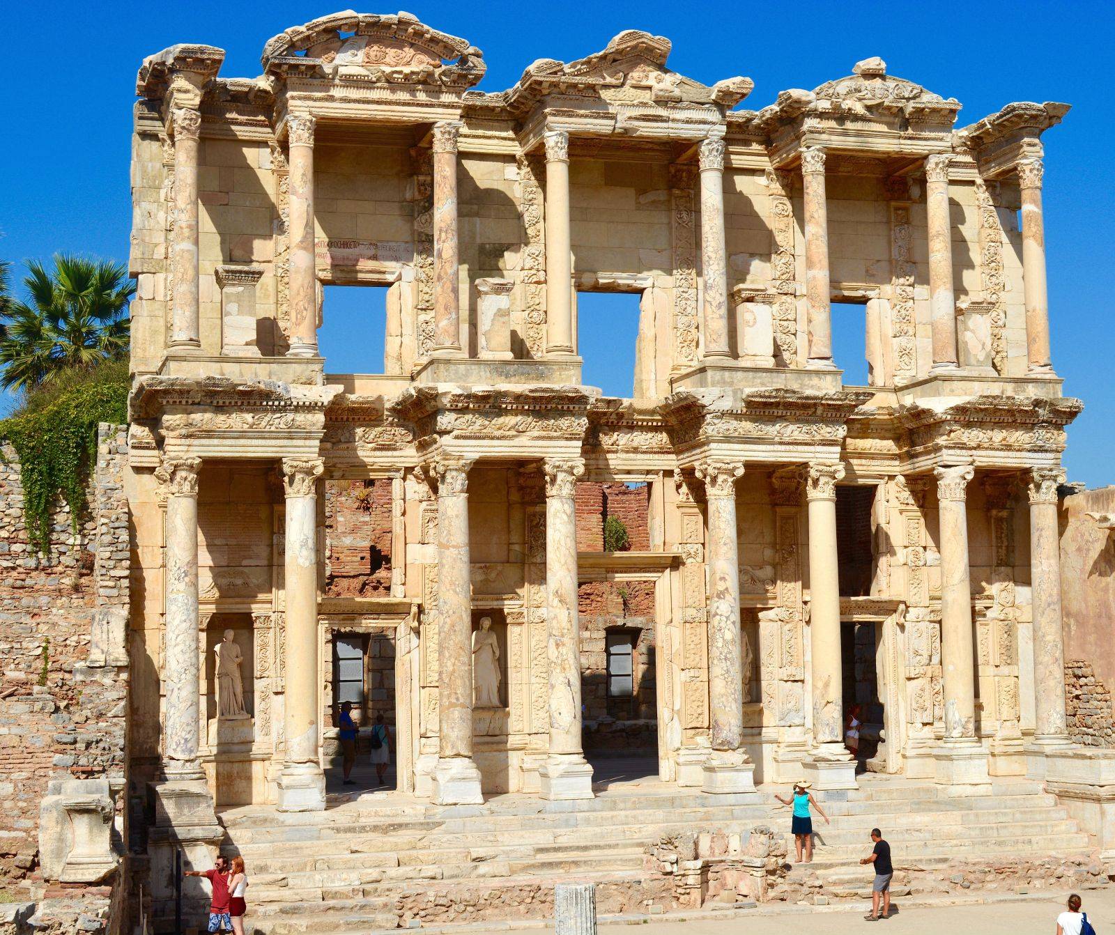 guide in Ephesus