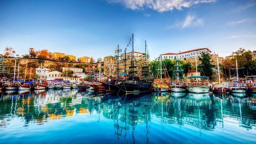 Navigate the Marina Kaleici Antalya
