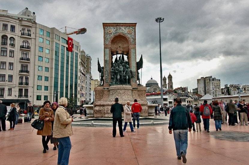 Why is Taksim Square Istanbul so Popular Place