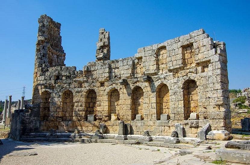 The Best Things to See in the Ancient City of Perge