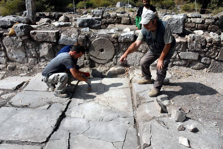 Archaeologists unearthed a Byzantine church, graves in Kauno