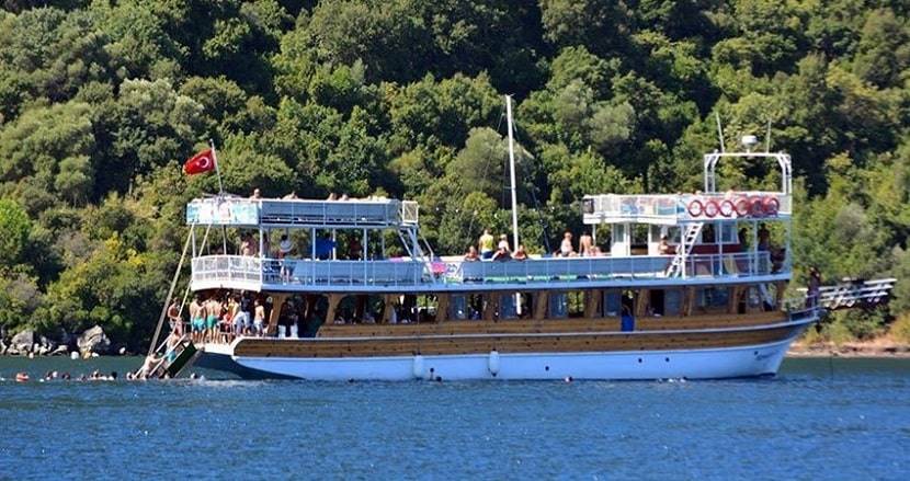 Where to Enjoy a Day Trip Boating in Turkey