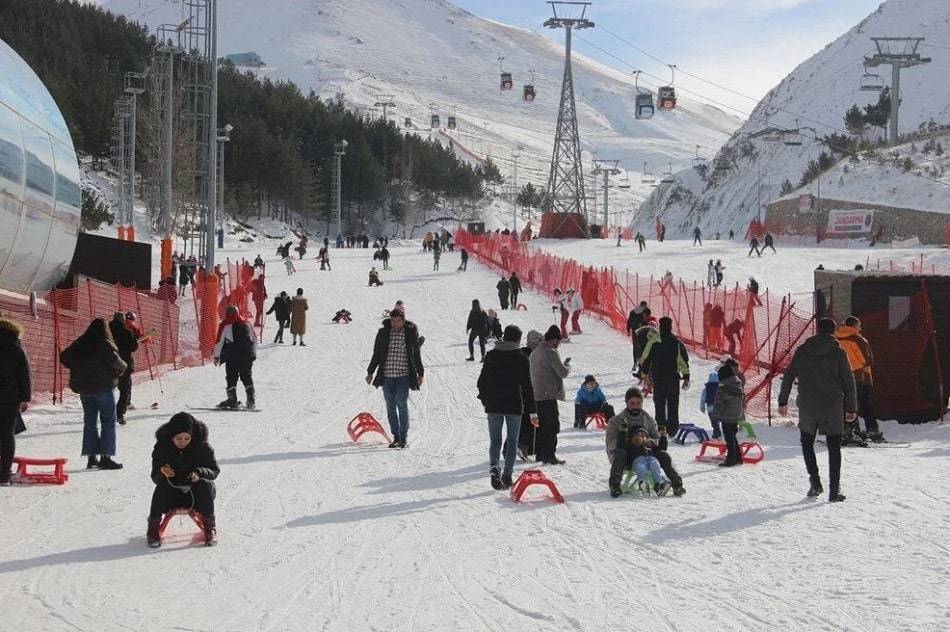 Tourists to the Palandöken Snowy Peak Increased