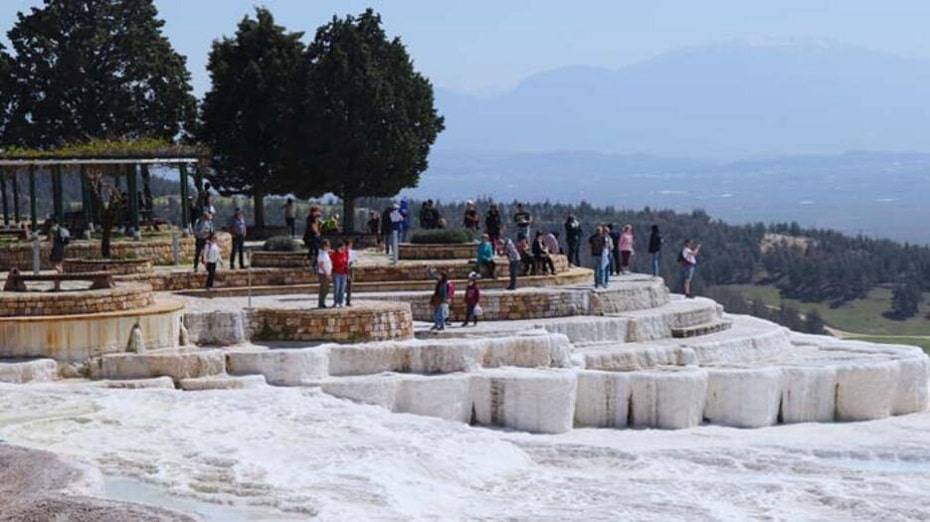 An Influx of Tourists Flocked to Pamukkale - Copy