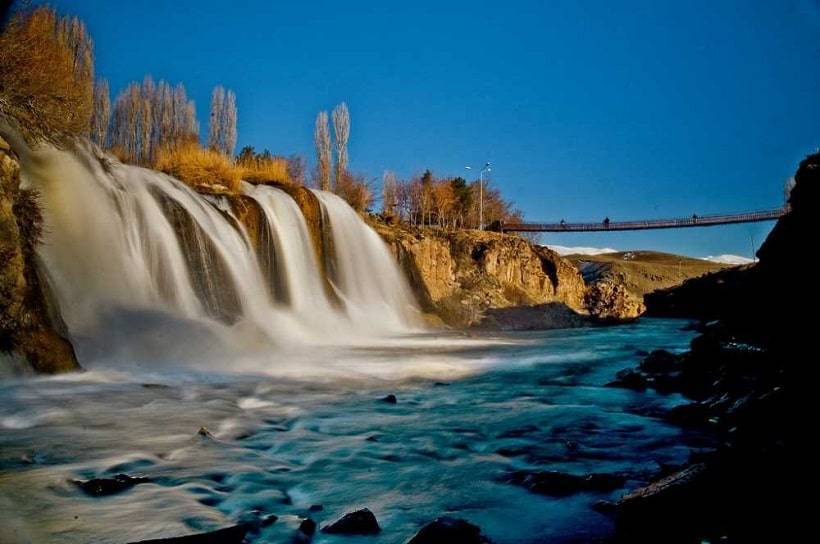 Muradiye Waterfall Pleases Visitors and Tourists