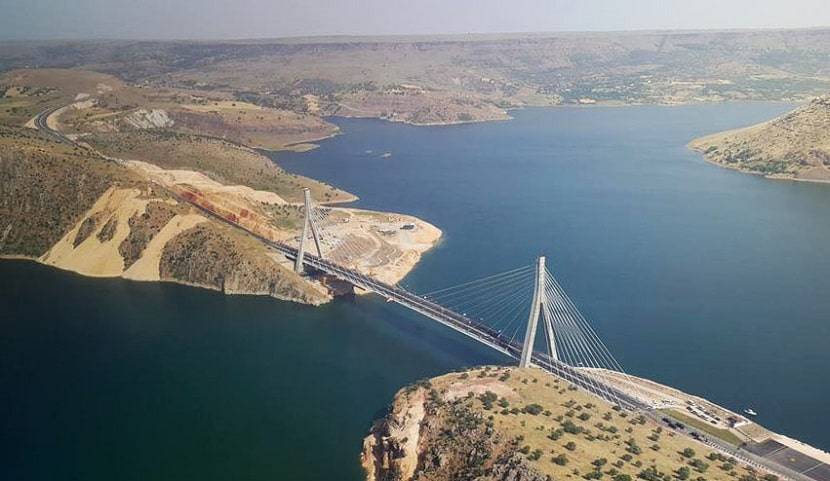 The Nissibi Bridge is the subject of many journals