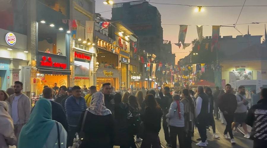 Istiklal Avenue at night