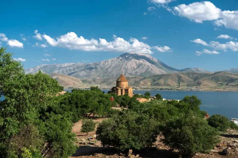 7-Day Eastern and Southeast Turkey Tour: Van to Şanlıurfa