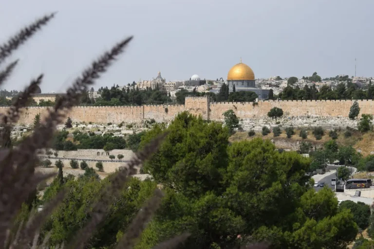 11 Day Holy Land and Jordan Tour with 4 Nights in Jordan