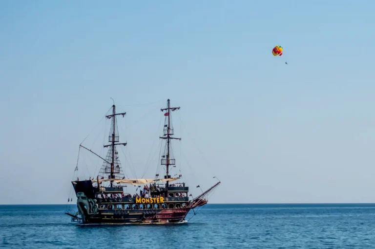 Kemer Pirate Boat Trip with Lunch