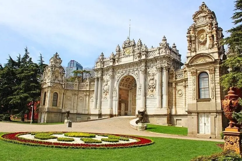 Dolmabahçe Palace Museum-min