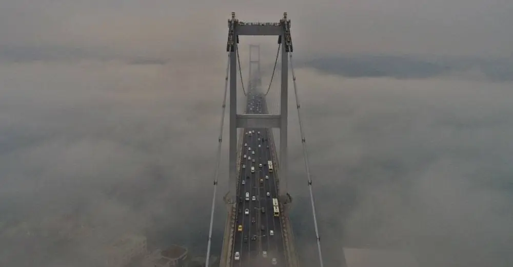 Istanbul Wears the Gown of Fog (2)