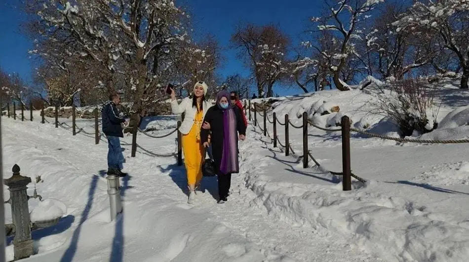 The ice capped Akdamar Island got tourists’ attention