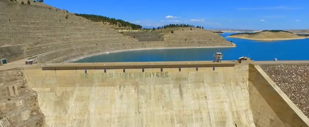 how to get to Dam & Reservoir