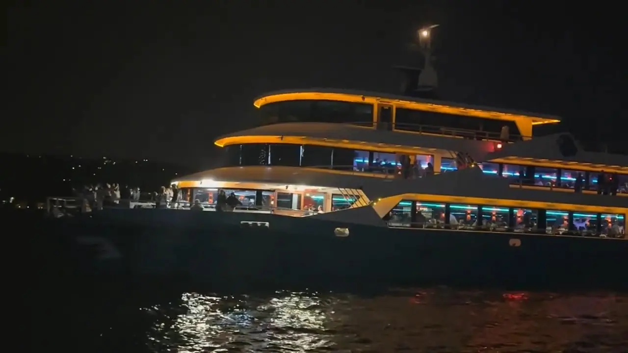 Istanbul Bosphorus Sunset Cruise Tour