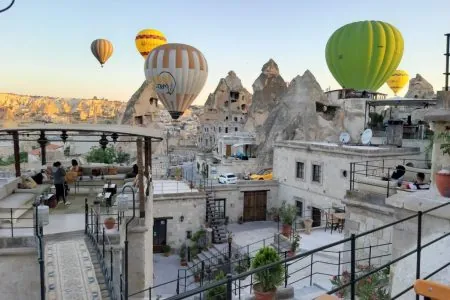 Wake up to the magical views of Luxury cave hotel in Cappadocia – Artemis Cave Suites & Spa with panoramic valley views, stone-arched rooms, and authentic Turkish design.