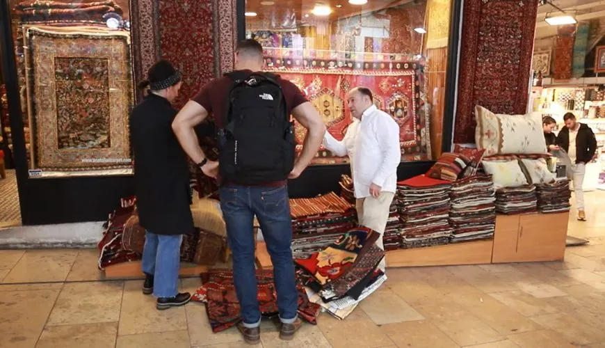 best time to visit grand bazaar istanbul-min