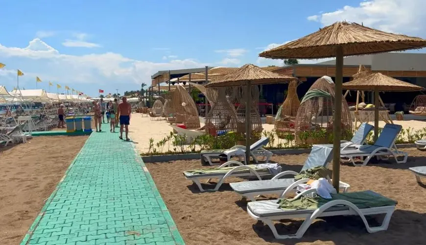 how to get to lara beach (3)-min