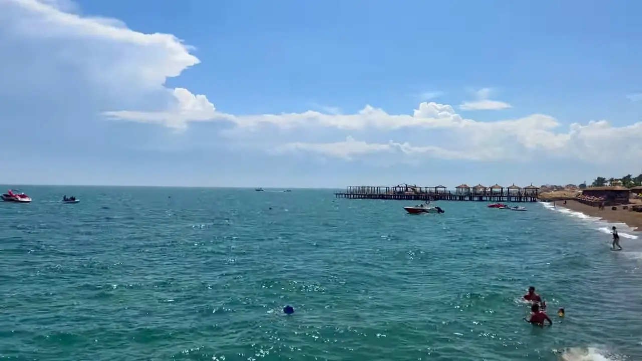 how to get to lara beach-min