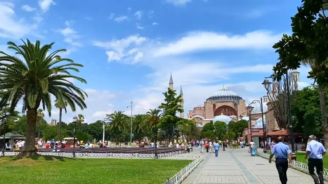 How to Get to Sultanahmet Square (2