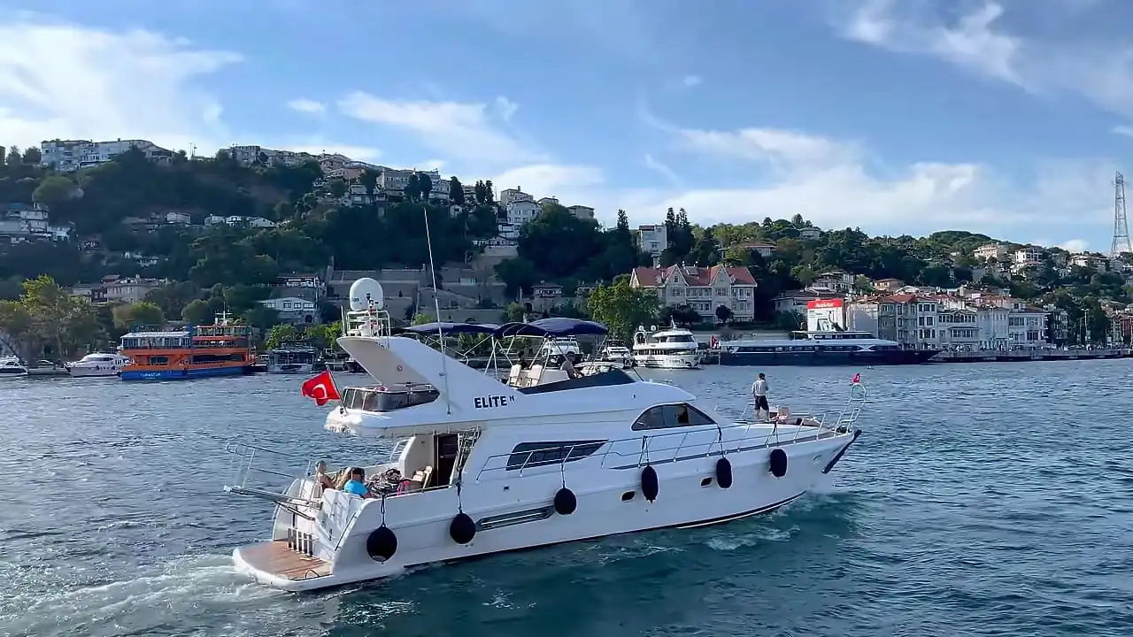 zoe yacht bosphorus cruise istanbul